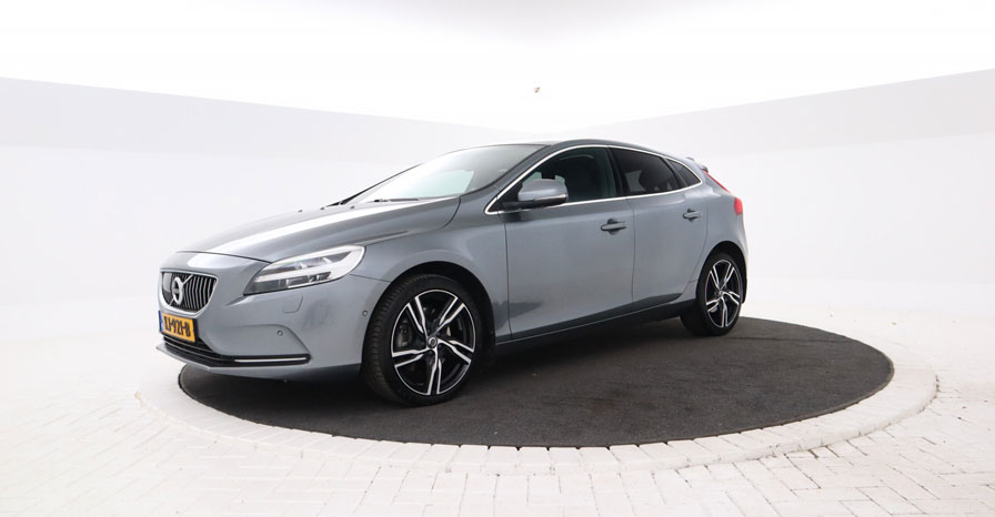 Volvo V40 hatchback